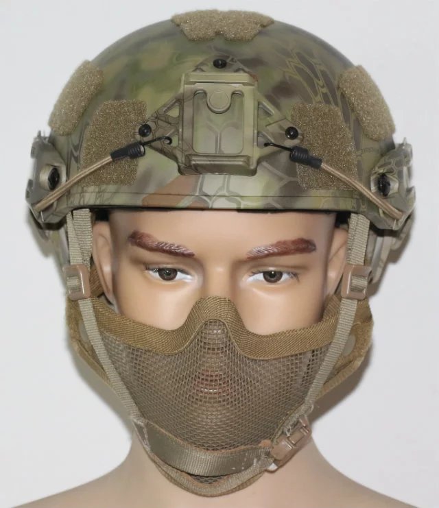 Taktisk hjelm med maske
