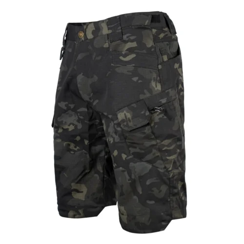Pantaloncini cargo mimetici CP neri realizzati in resistente tessuto ripstop con rivestimento impermeabile in Teflon™, perfetti per operazioni tattiche e all'aperto.