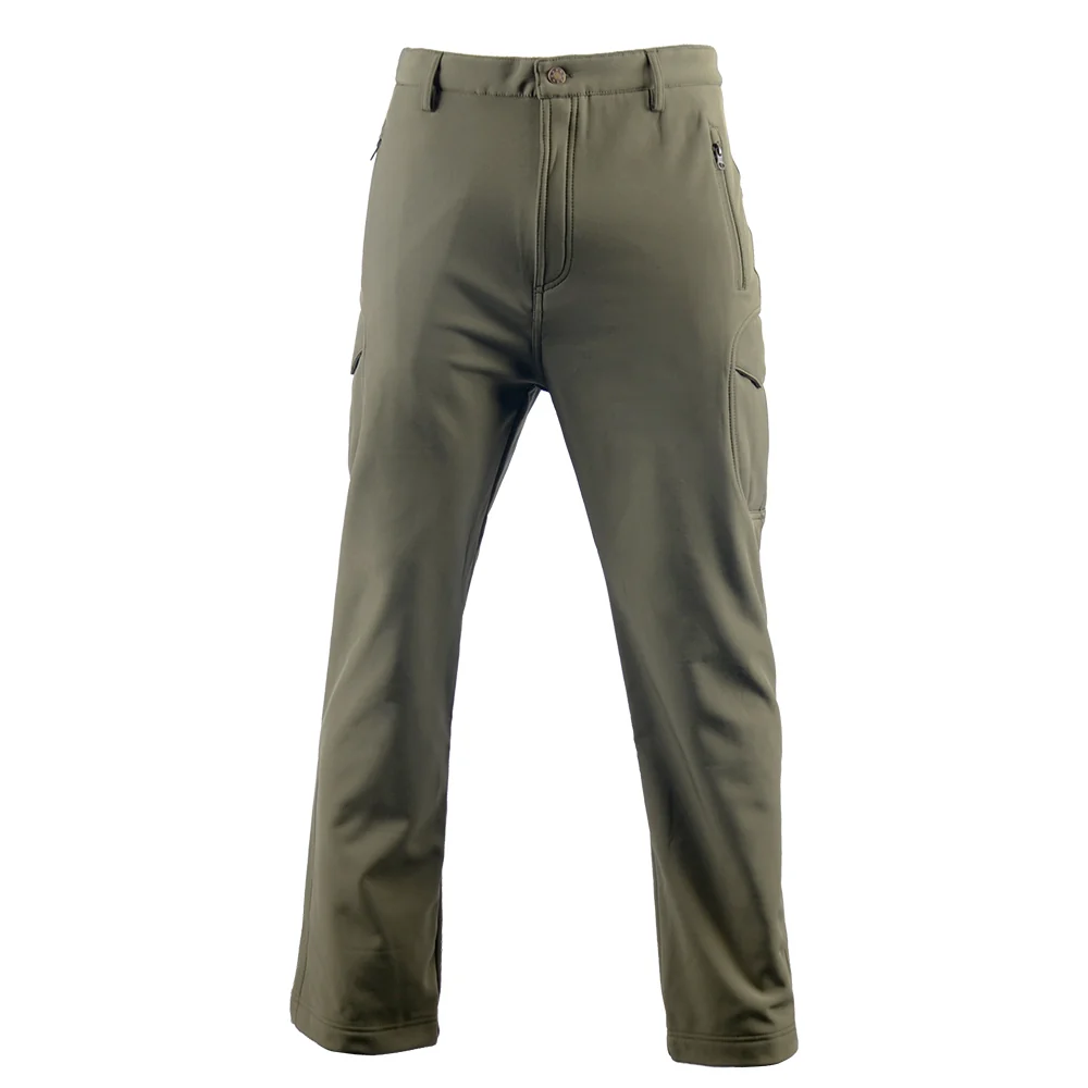 Vista frontal de calças táticas softshell verde-oliva, projetadas para serviço ao ar livre, patrulhamento e operações táticas, oferecendo conforto, flexibilidade e durabilidade.