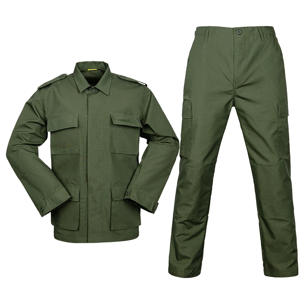 Solid-color BDU-style jacket and cargo pants reference for uniform program manufacturing. Discuss fabric choices, pocket layout, fit grading, and consistent bulk production requirements.